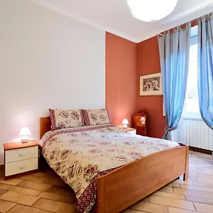 Apartment Xenia - Elegant Flat In The Center Of, Milan
